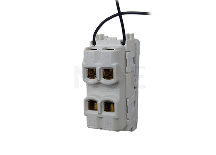 Sanshe Sharm 1Way Switch Flat White 2P 0-1 | SH-1331 مفتاح مفرد مسح خطين ابيض