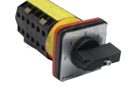Merz Step Switch With 0 Side Position 0-1-2-3 4P 50A | MZ 19426 | مفتاح سلفرتور