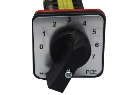 Merz Step Switch With 0 Side Position 1-7 1P 32A 64x64 | MZ 0647040976 | مفتاح سلفرتور