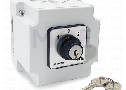 Merz Key Switch On Enclosre With Spring Return On Both Sides/ Key Out In 0 Position 1-0-2 | 0535801349 Z 105/48.I1N0265-KA80 | مفتاح باب جرار ظاهر