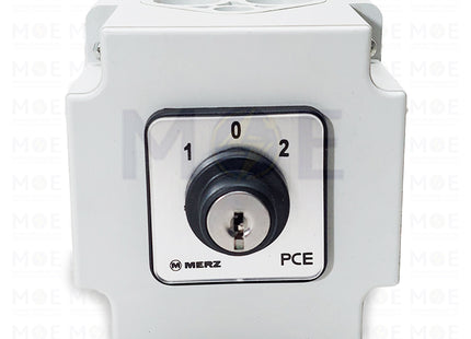 Merz Key Switch On Enclosre With Spring Return On Both Sides/ Key Out In 0 Position 1-0-2 | 0535801349 Z 105/48.I1N0265-KA80 | مفتاح باب جرار ظاهر