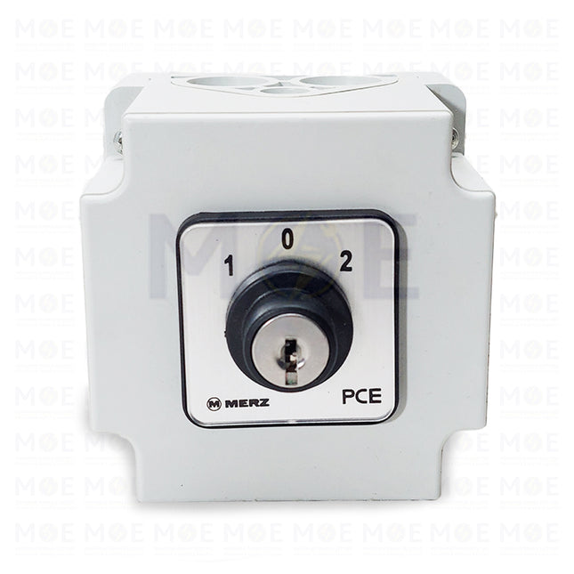 Merz Key Switch On Enclosre With Spring Return On Both Sides/ Key Out In 0 Position 1-0-2 | 0535801349 Z 105/48.I1N0265-KA80 | مفتاح باب جرار ظاهر