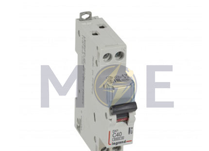 Legrand MCB 1P C 40A 6kA | 11604809 | دجنتور كهرباء مفرد - قاطع كهربائي