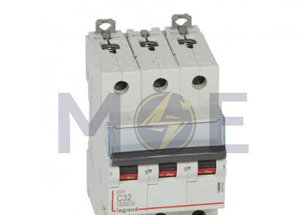 Legrand MCB 3P C 32A 6kA | 11604838 | دجنتور كهرباء ثلاثة فاز