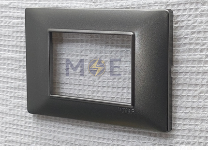NewVS/ Plana Plastic Cover Plate Silver Matt 3module | IT401-SL Matt-12 | بلاك بلاستيك فضي ناشف