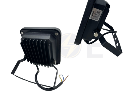 Cuperlight SMD LED Floodlight 20W Purple 2000Lm IP65 | 17F06 | برجكتور ليد انارة مطري اسود ضو موف