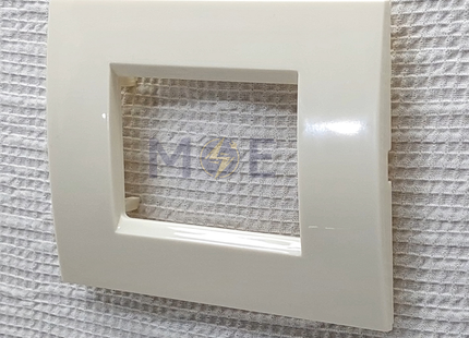 Abbas/ Gewiss Sally Plastic Cover Plate Ivory White 3module | 3101 | بلاك بلاستيك ابيض عاجي